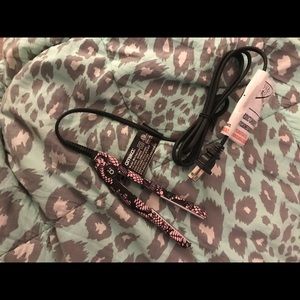 Mini Amika Hair Straightener *Brand New*